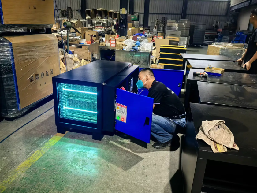 鄭州油煙凈化器生產(chǎn)車間實(shí)景圖
